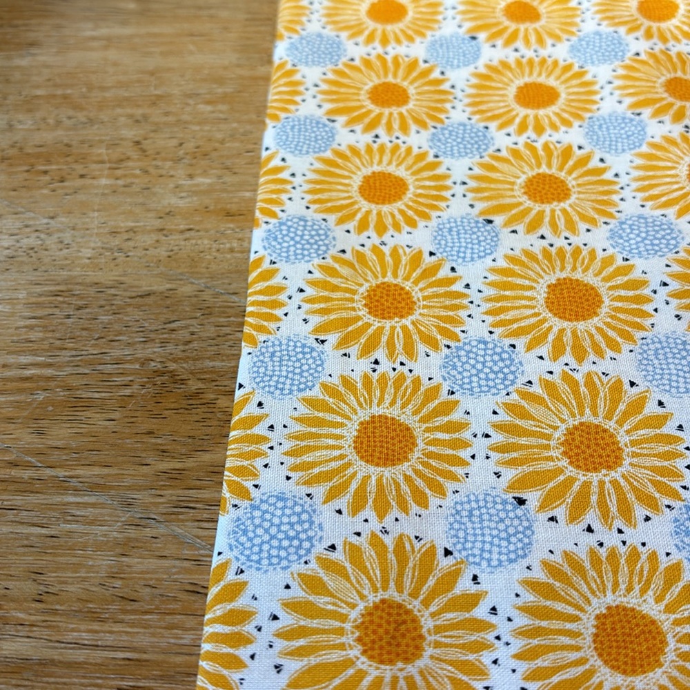 SUNFLOWERS TABLE RUNNER - Picture 4 of 4